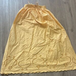 Moon River Yellow eyelet Embroidered Women's Skirt xs like new